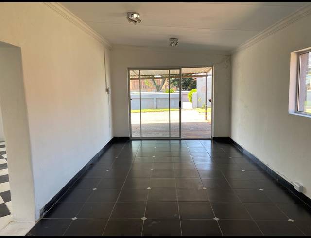 1,000M² INVESTMENT FOR SALE IN BENONI NORTH